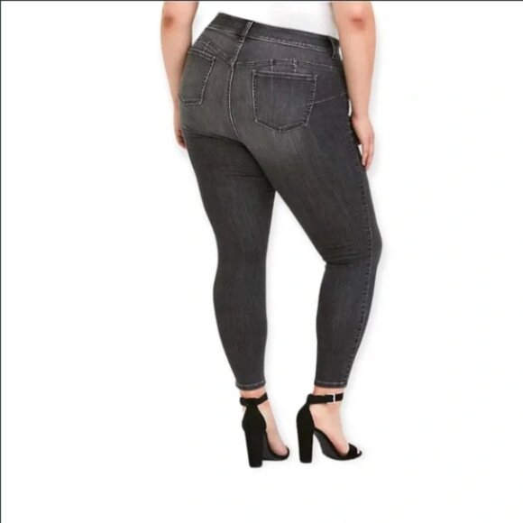 Torrid Bombshell Skinny Jean - Super Soft Dark Grey Wash - Picture 2 of 6